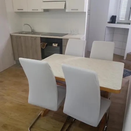 Apartma Eli * Koper